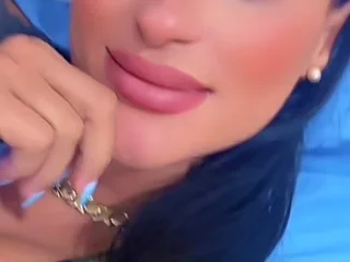 Latinagirld profile