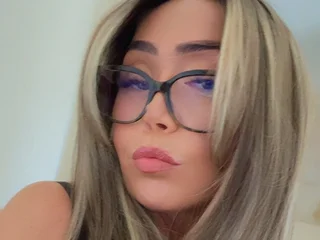 laylaluxe_official from jerkmate