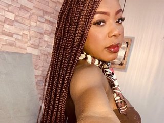 LeilaaBrown webcam