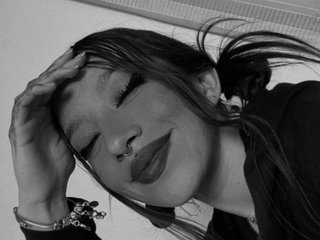 LiaRoussee webcam