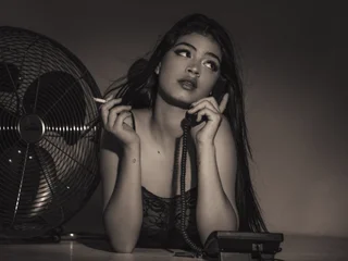 LiiaSalvatore webcam livesex profile in hispanic cams