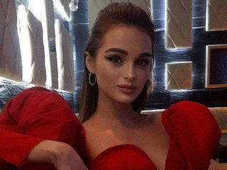 LittleCuteee - Streamate Teen Party Girl 