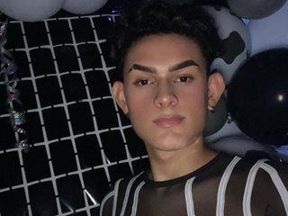 LoganDavis Porn Show