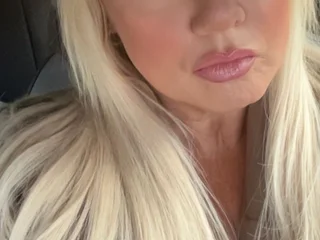 streamate lushlunaxo webcam profile pic via onaircams.com