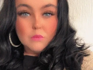 Lusty_laura19