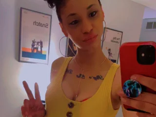 Lyla_Luxx