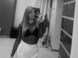 sexcityguide.com lyssiafrost livesex profile in magic-hut-in-forest cams