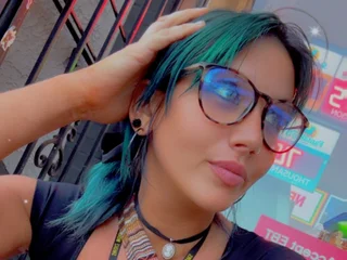 pornsexycams.com lyssielove livesex profile in u-bed cams