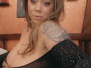 Spaß mit Webcam-Sex mit MariahMonroe auf einer Live-Sex-Kamera