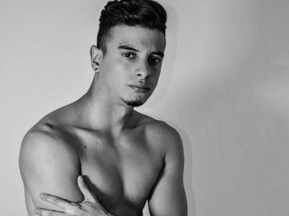 MaximoBenetti Porn Show