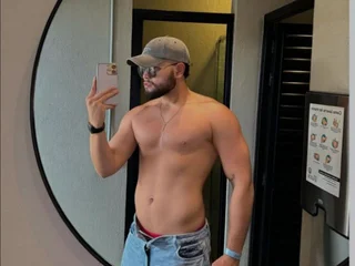 Maxstrong70 streamate