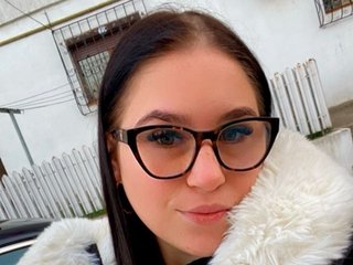 Maya_Collins