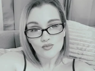 MistyRose0_22 webcam profile - British