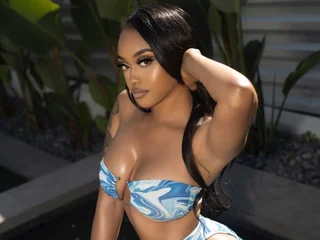 streamate msbankss111 webcam profile pic via iluvcams.com