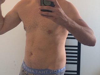 NaughtySimon007 live cam