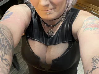 Nikkisdirtydeeds