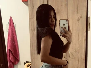 streamate nikole_gb webcam profile pic via sexlivecamsites.com