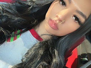 NinaNicholson - Streamate Teen Interactivetoys Piercing Girl 