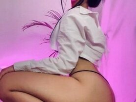 Oriana_xcx on Streamate