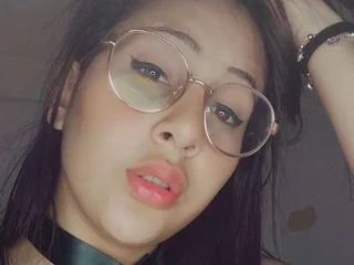 watchgirlcam.com parisannee livesex profile in curvy cams