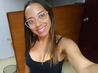 PerlaJohnsonRxLive Porn Model Profile Image