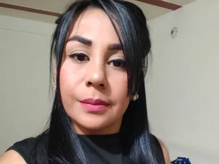 streamate perla_lov Live Webcam Featured On onaircams.com