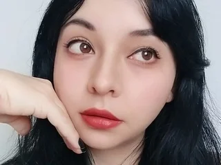 Petite_Liona