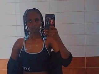 mega-camsex.net prettylilsin livesex profile in petite cams