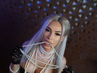 QueenSelenaa