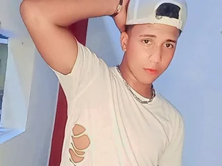 Cam boy Santiago_scar