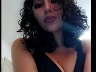 Scarlett_Capri