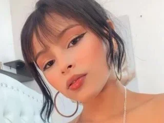 streamate selenagmz webcam profile pic via sexlivecamsites.com