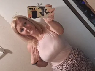 SexieEmie profile