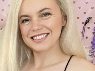 Webbkamerasex kul med SophiaSinclaireX på live sexkamera