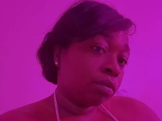 bestlivesexchat.com thechunkybutt livesex profile in mommys-throne cams