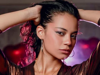 Tyna_19 webcam livesex profile in brown-eyes cams