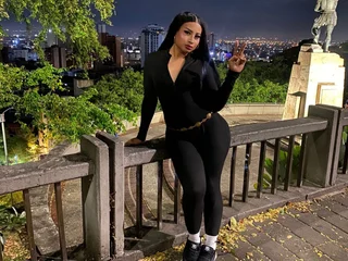 Valeria_19x live cam