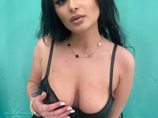 sexlivecamsites.com victoriarim livesex profile in roman cams