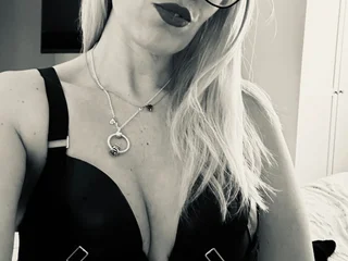bestlivesexchat.com xcandyteasex livesex profile in petite cams