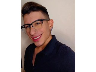 Yedrix - Streamate Teen Piercing Tattoo Boy 