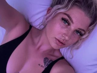 streamate yournaughtymimi webcam profile pic via onaircams.com