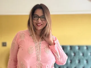 streamate zarah_housewife webcam profile pic via livesexr.com