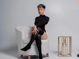 myliveeroticcams.com zulyhenao18 livesex profile in smoking cams