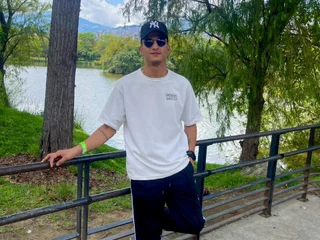 Adams_pitter profile picture