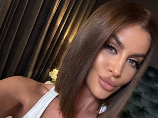 AneMarieArt Live Cam