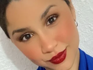 AnnieCarries profile picture
