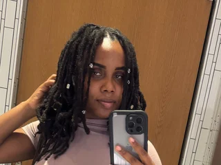 Bluerosex18 profile picture