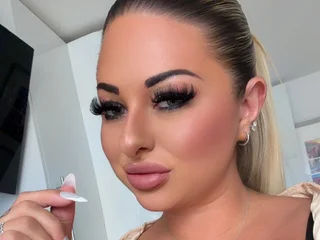 Bustychloex121 profile picture