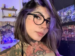 carolinewolftv webcam livesex profile in tattoos cams