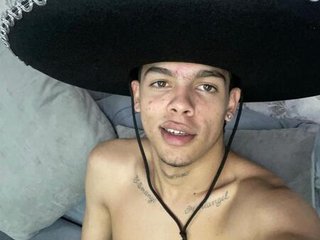 Carolinne_star - Streamate Teen Deepthroat Piercing Trans 